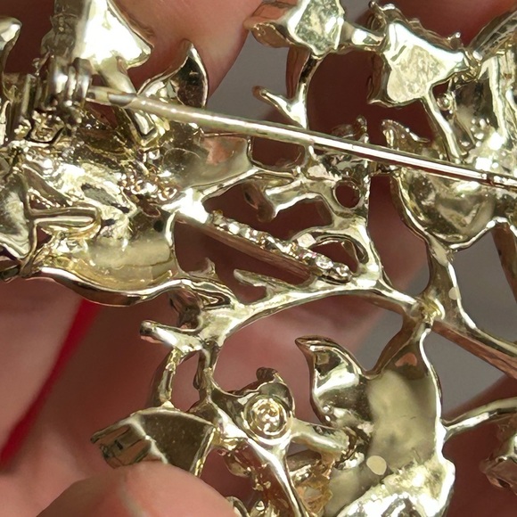 Vintage 1960 CORO Pink Floral Brooch from estate sale 🌸 - Picture 7 of 8